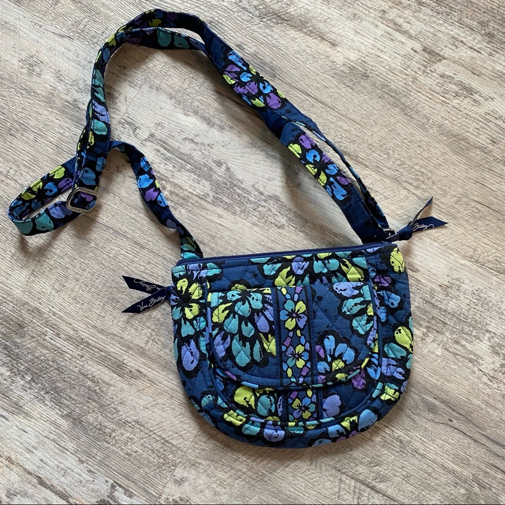 Vera Bradley • Crossbody